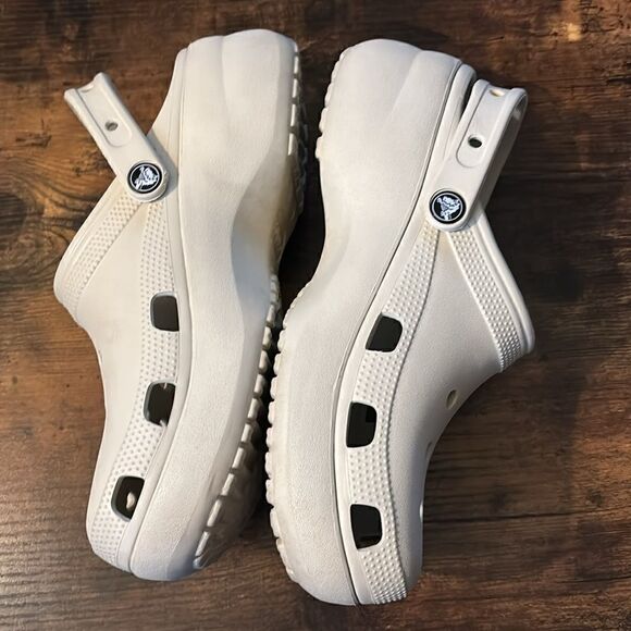 Crocs Crush Classic Clogs in Bone Size 10/ excellent - Picture 5 of 9